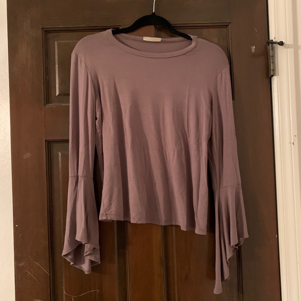 Bell sleeved long sleeve top